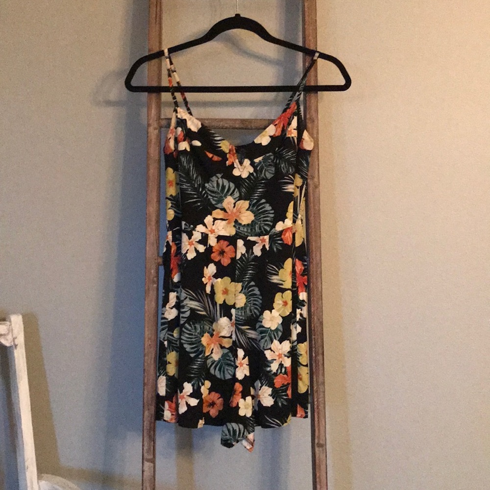 Floral (Hawaiian) romper 🌺🥰